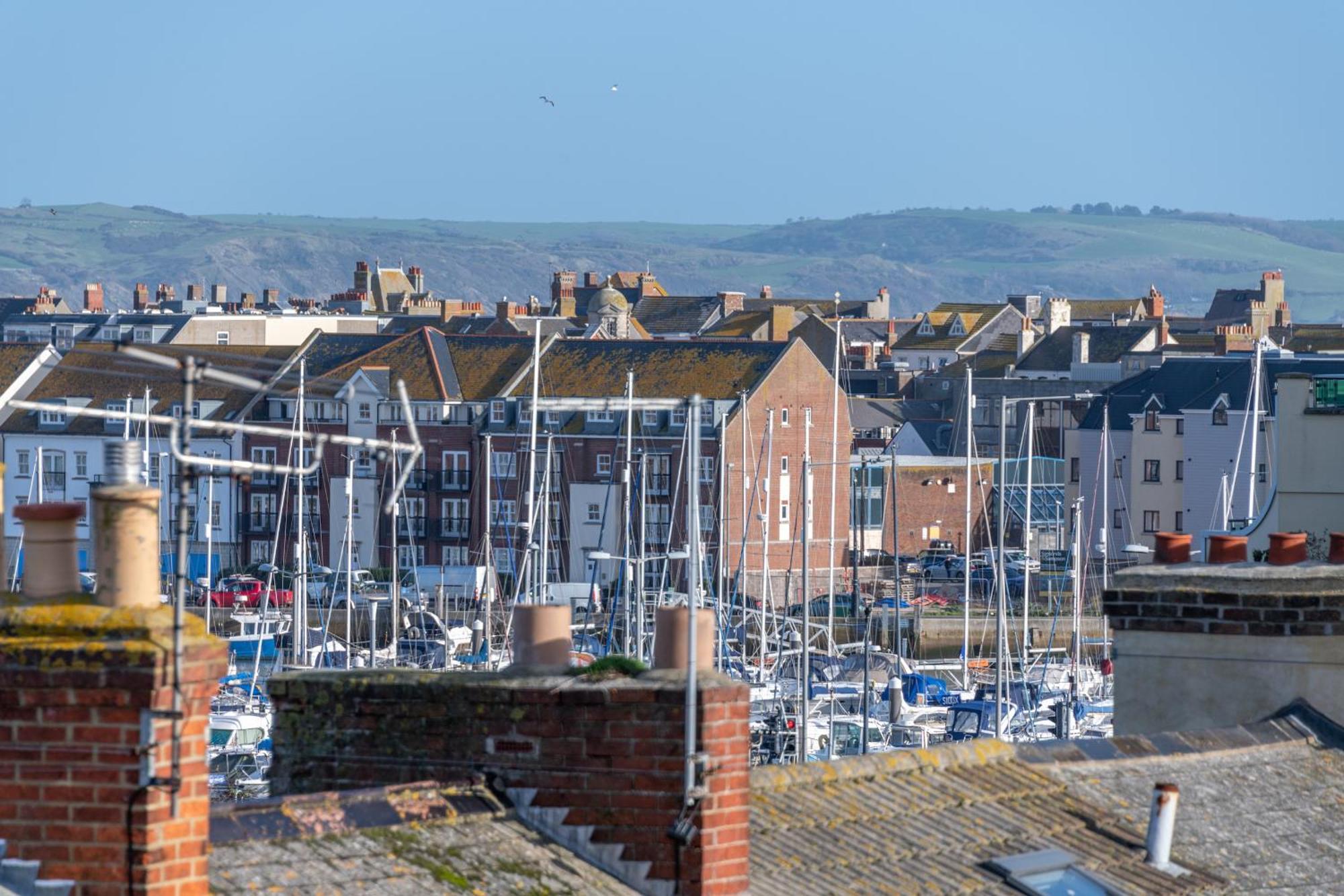Awey - Near Harbour * Weymouth